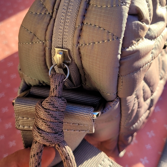 Lululemon Quilted Embrace Crossbody Bag - Picture 5 of 7